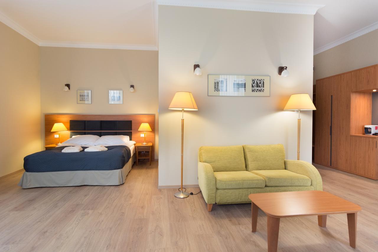 Brass Suites *