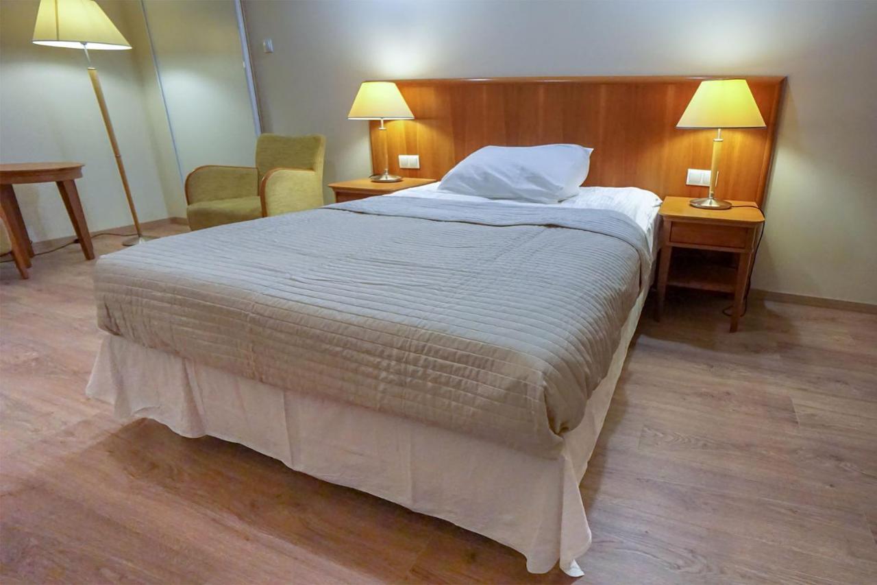 Brass Suites Homestay *