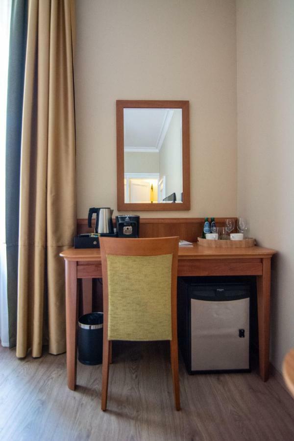 Brass Suites Homestay *