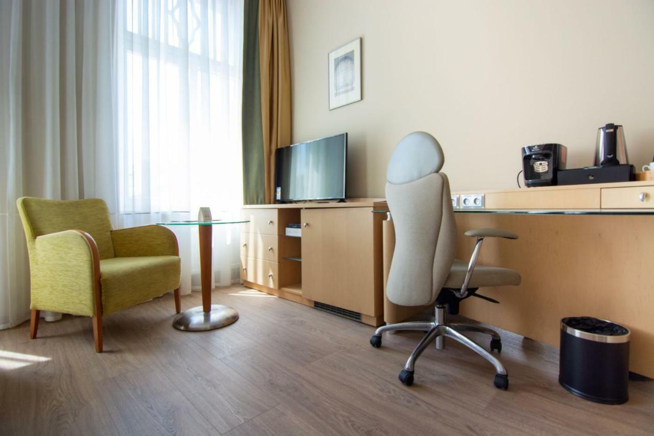 Brass Suites *
