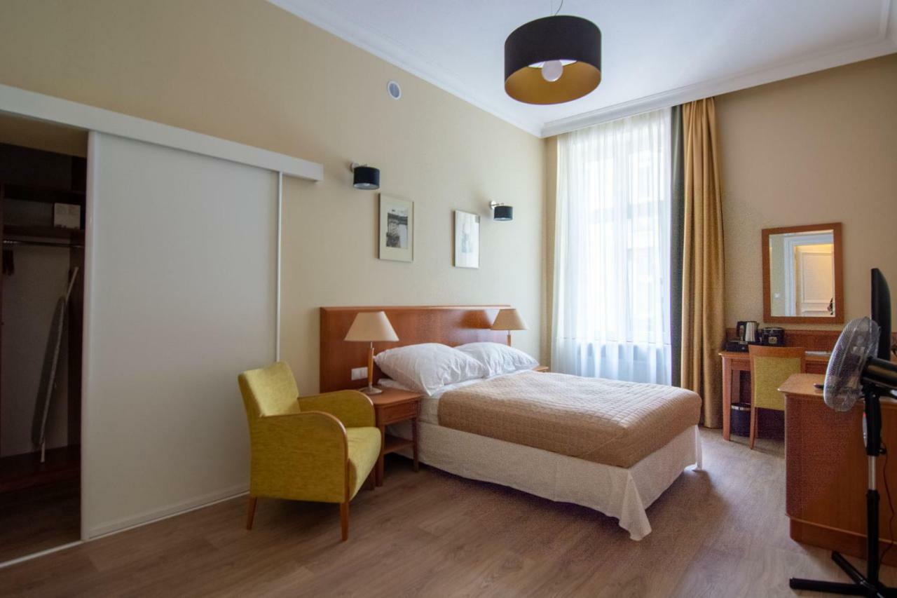 Brass Suites *