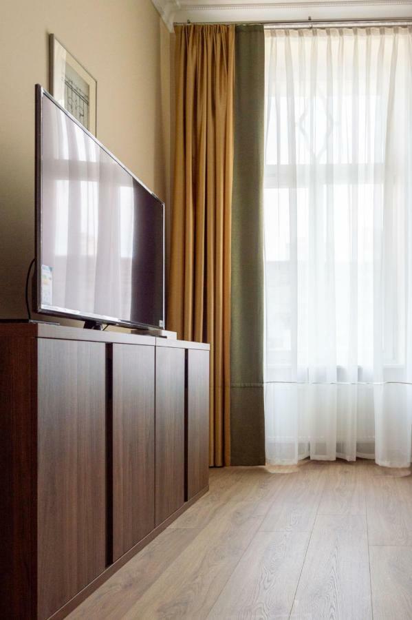 Brass Suites *
