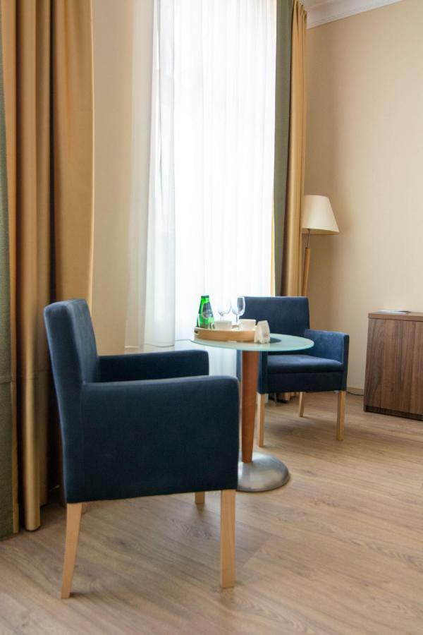 Brass Suites *