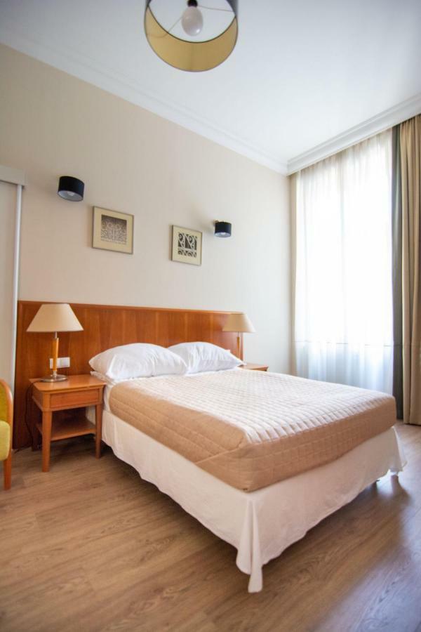 Homestay Brass Suites *